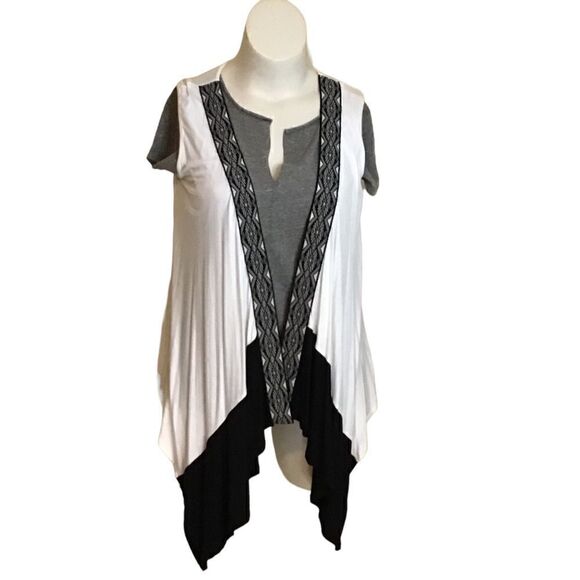 T-shirt from Nordstrom’s  NWT - Picture 2 of 2